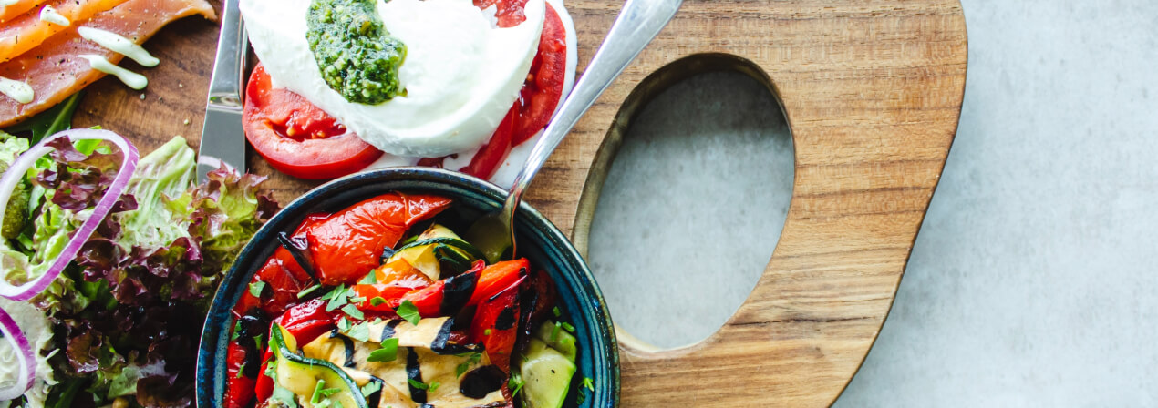 Antioxidants - Importance, sources of these powerful nutrients and how to incorporate them in your diet.