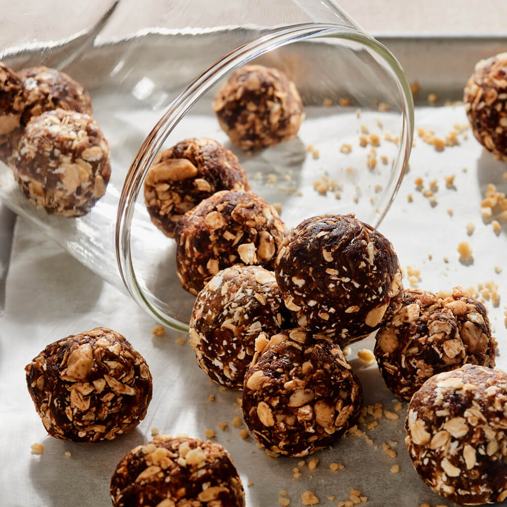 Chocolate Date And Oat Bliss Balls