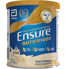 Vooraanzicht van Ensure 400g vanille met sterkte, vitaliteit en activiteit gemarkeerd samen met de belangrijkste ingrediënten Eiwit, HMB en vitamines