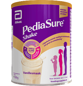 Product in verpakking voor 850 g Pediasure voedingsdrank voor kinderen in vanille, met de aanduiding dat het geschikt is voor kinderen van 1 tot 10 jaar en dat het Triplesure-systeem wordt getoond, dat de essentiële voedingsstoffen, groei, ontwikkeling en ondersteuning van de immuniteit benadrukt, met een flits die aangeeft dat het een door kinderen goedgekeurde smaak is
